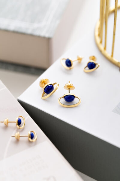 Stud Saturno Lápis Lazúli G Joia em Ouro Amarelo 18k